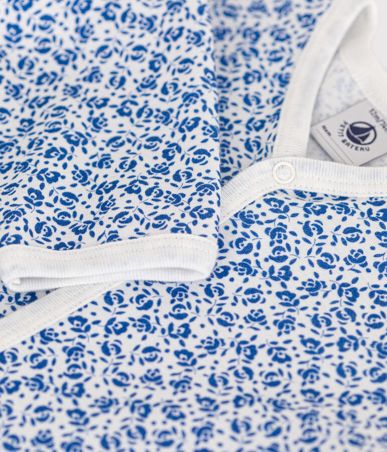 Pijama de algod&oacute;n con estampado de flores para beb&eacute; blanco/azul