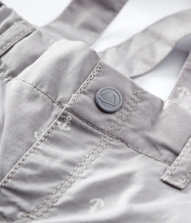 Pantal&oacute;n corto de sarga irresistible de beb&eacute; ni&ntilde;o gris/blanco