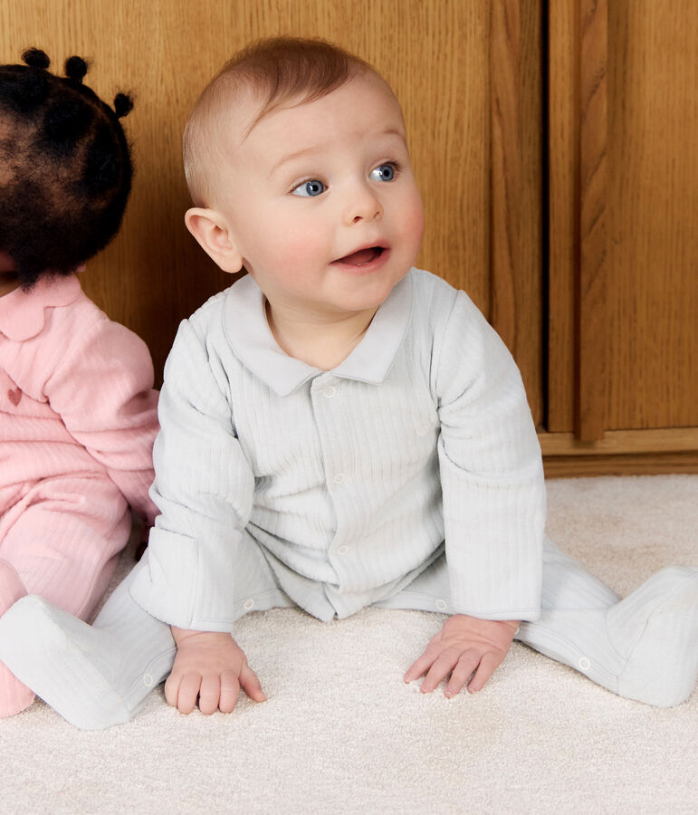 Pijama de terciopelo con cuello liso para beb&eacute; azul