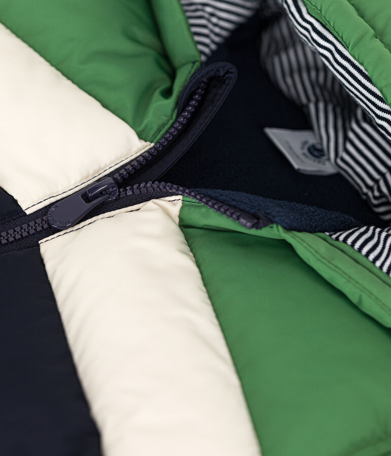 Plum&iacute;fero colorblock con capucha para beb&eacute; verde/multicolor