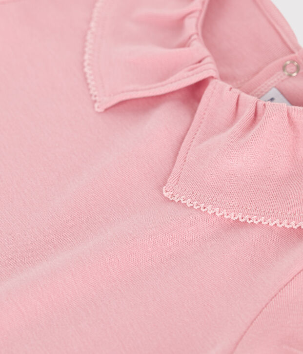 Camiseta infantil lisa de manga corta de algod&oacute;n con cuello rosa