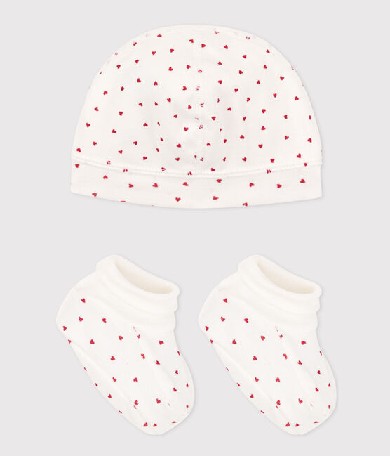 Juego de gorro y patucos con corazón para bebé variante 1