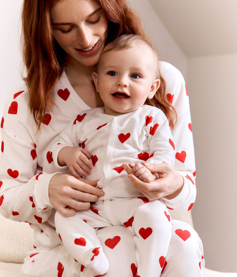 Pijama de felpa con corazones rojos para beb&eacute; blanco/rojo