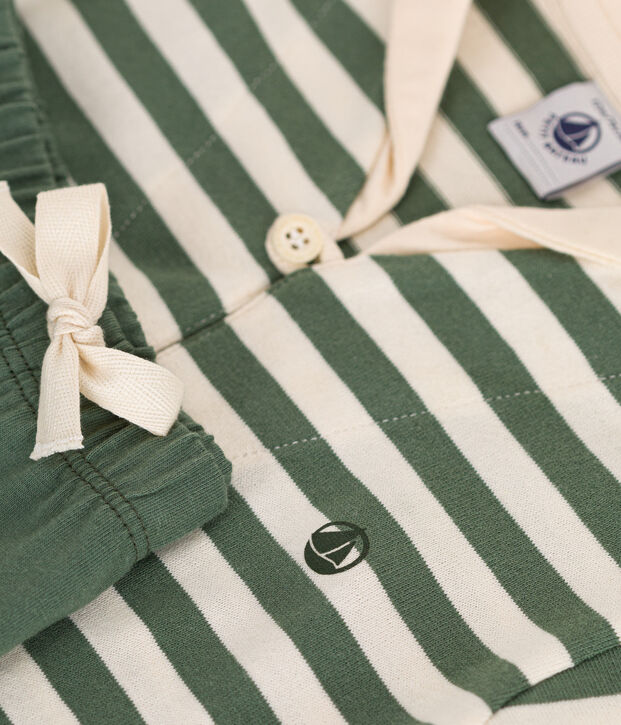 Conjunto de camiseta y pantal&oacute;n corto de punto para beb&eacute; verde/crudo