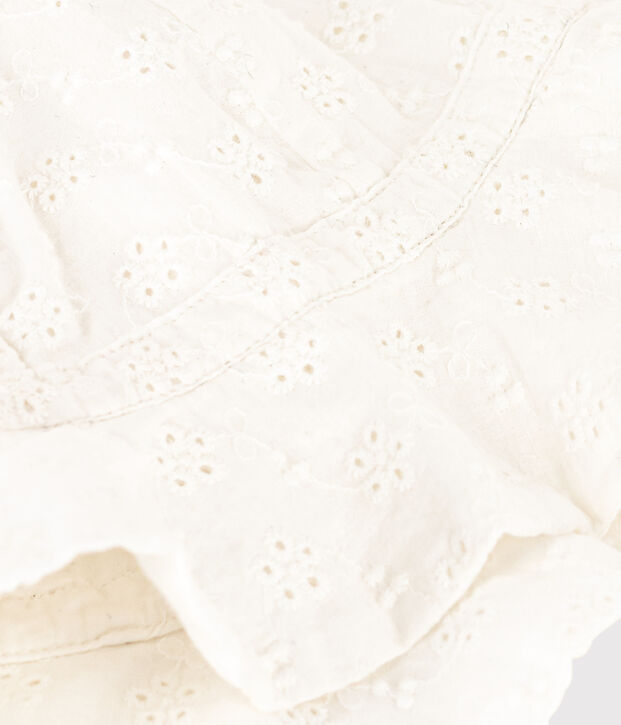 Capelina de bordado ingl&eacute;s para beb&eacute; blanco