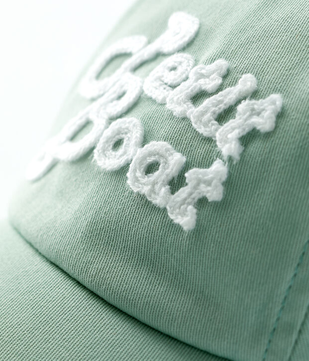 Gorra bordada de beb&eacute;. verde