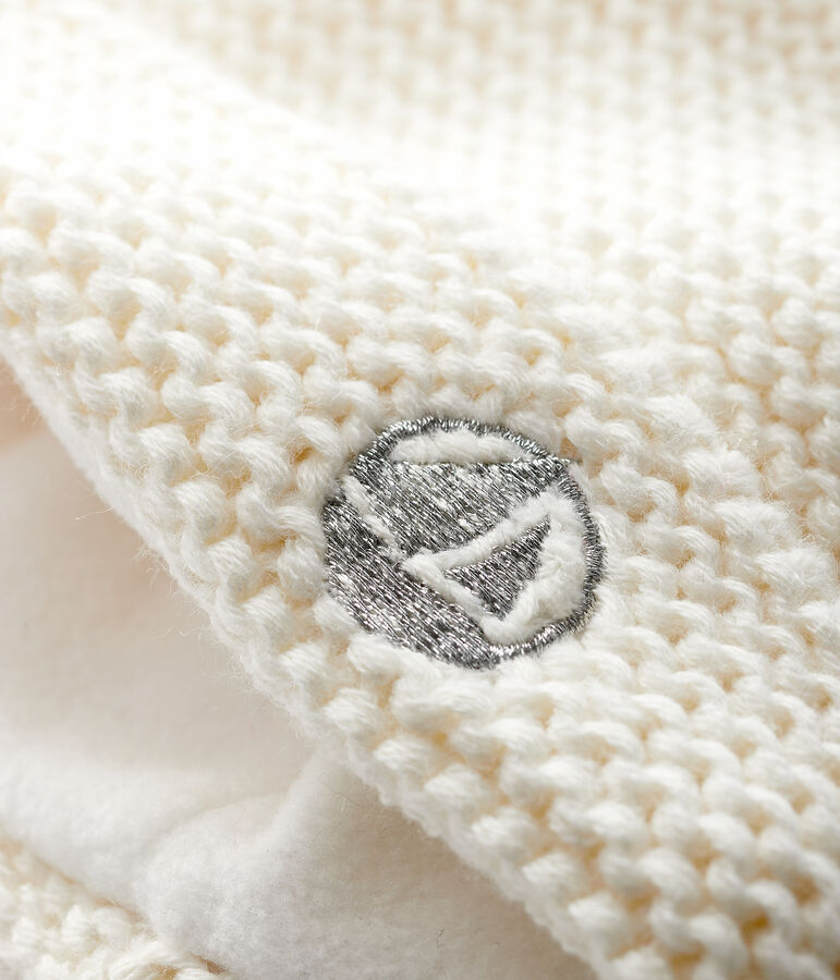 Gorro con pomp&oacute;n para beb&eacute; ni&ntilde;a/ni&ntilde;o blanco