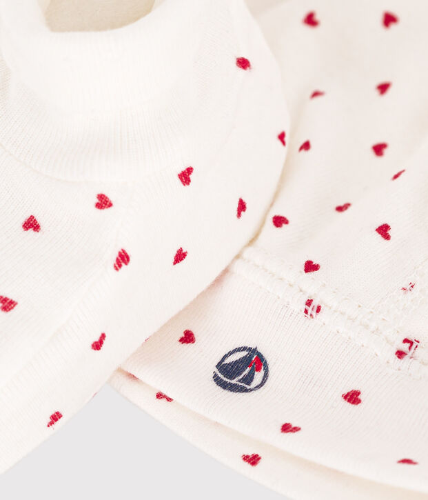 Juego de gorro y patucos con coraz&oacute;n para beb&eacute; multicolor