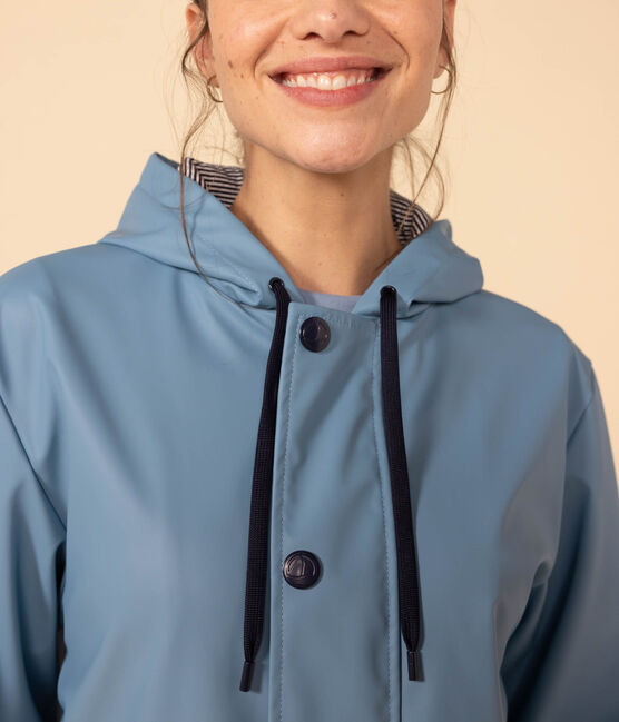 Chubasquero icónico de material reciclado y algodón orgánico azul AZUL