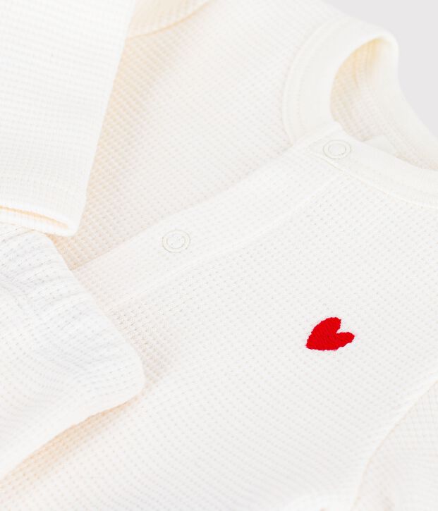 Conjunto para beb&eacute; en peto de algod&oacute;n liso bordado. blanco