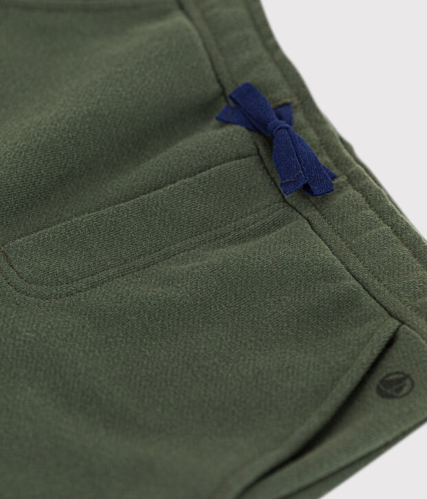 Pantal&oacute;n de ch&aacute;ndal para ni&ntilde;o verde