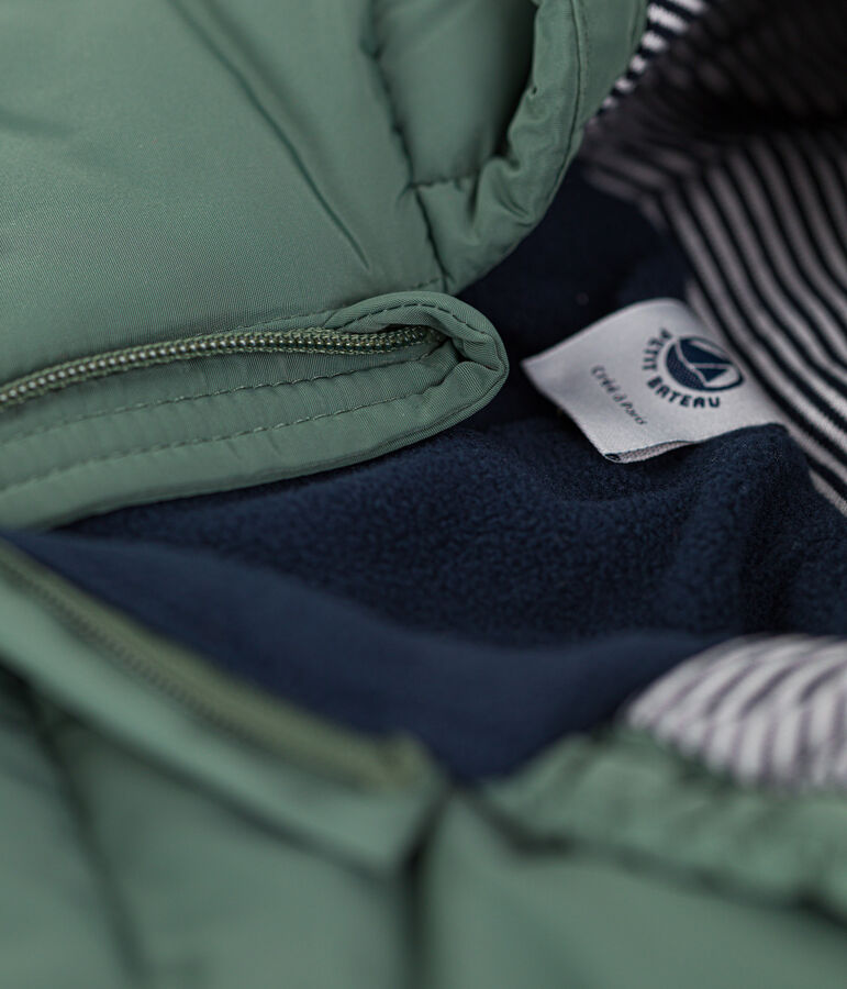 Mono buzo de beb&eacute; de materiales reciclados verde