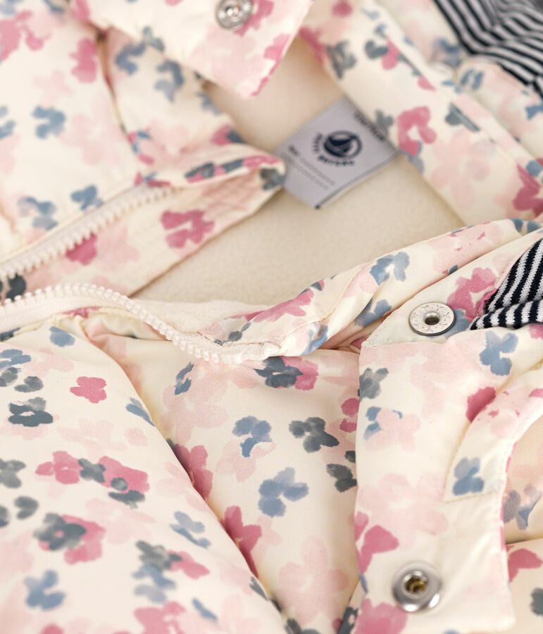 Chaqueta de plum&oacute;n para beb&eacute; con estampado floral y capucha extra&iacute;ble. crudo/multicolor
