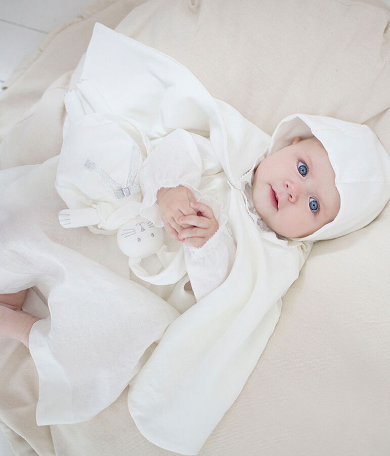 Dud&uacute; conejito refinado blanco