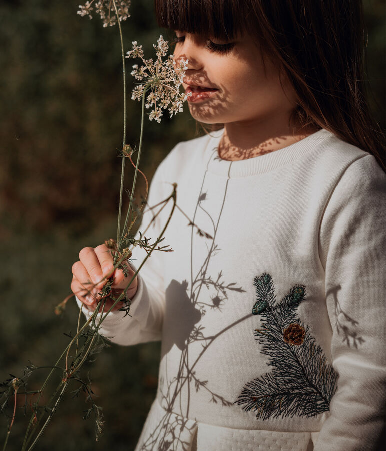 Vestido de ni&ntilde;a Petit Bateau x Deyrolle blanco MARSHMALLOW
