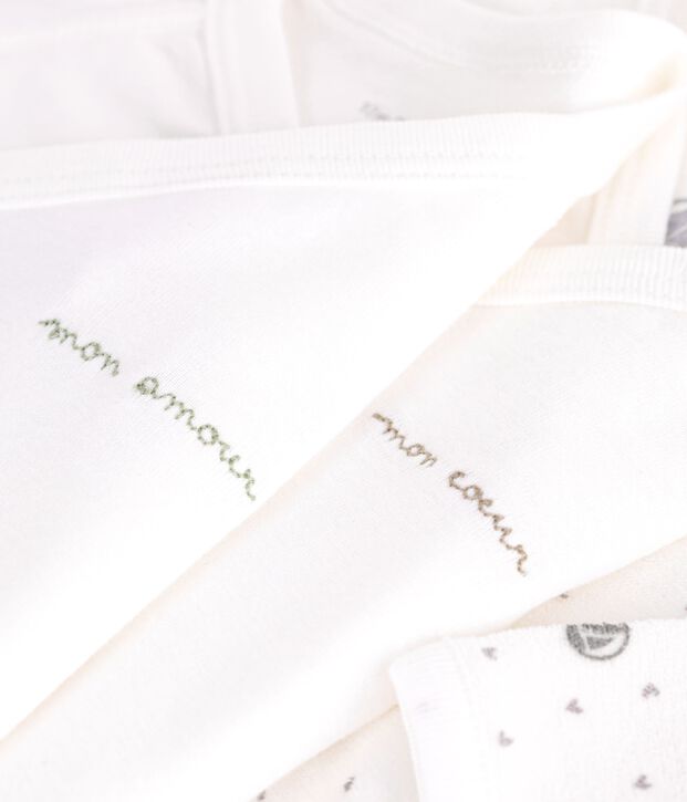 Estuche regalo de algod&oacute;n con estampado de corazoncitos para reci&eacute;n nacido multicolor