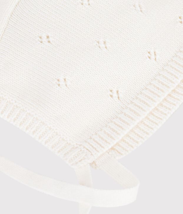 Bonnet b&eacute;b&eacute; en tricot ajour&eacute;e blanco