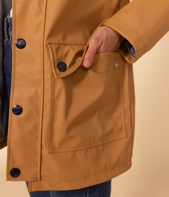 Chubasquero icónico de material reciclado y algodón orgánico beige TOURONE
