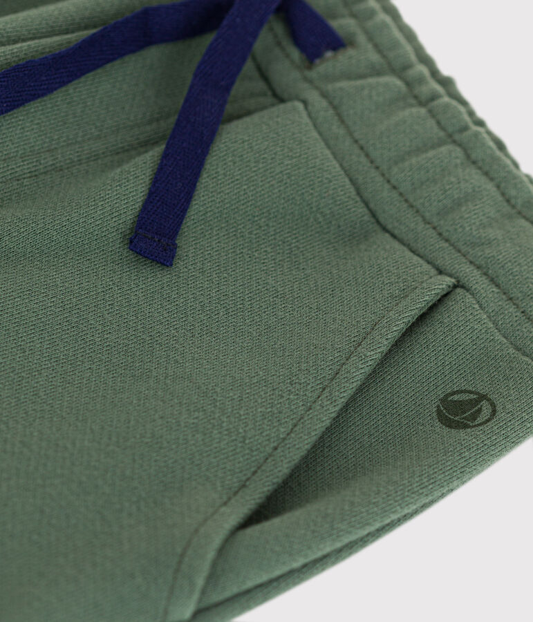 Pantal&oacute;n de ch&aacute;ndal para ni&ntilde;o verde
