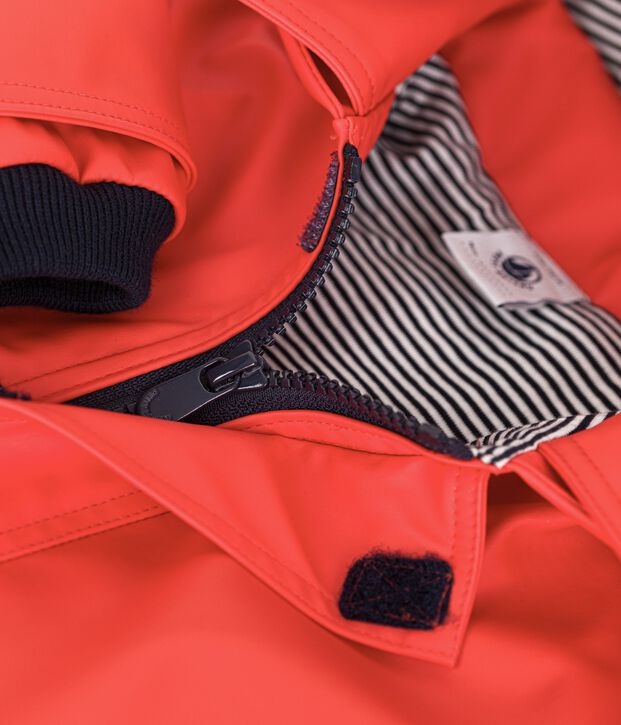 Impermeable ic&oacute;nico para beb&eacute; rojo