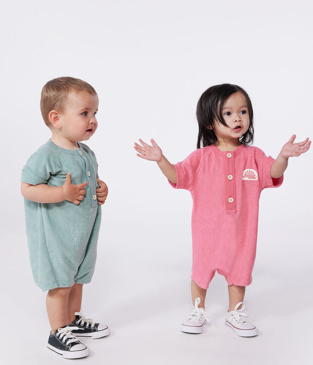 Pelele corto y liso de rizo de manga corta con insignia para beb&eacute; rosa