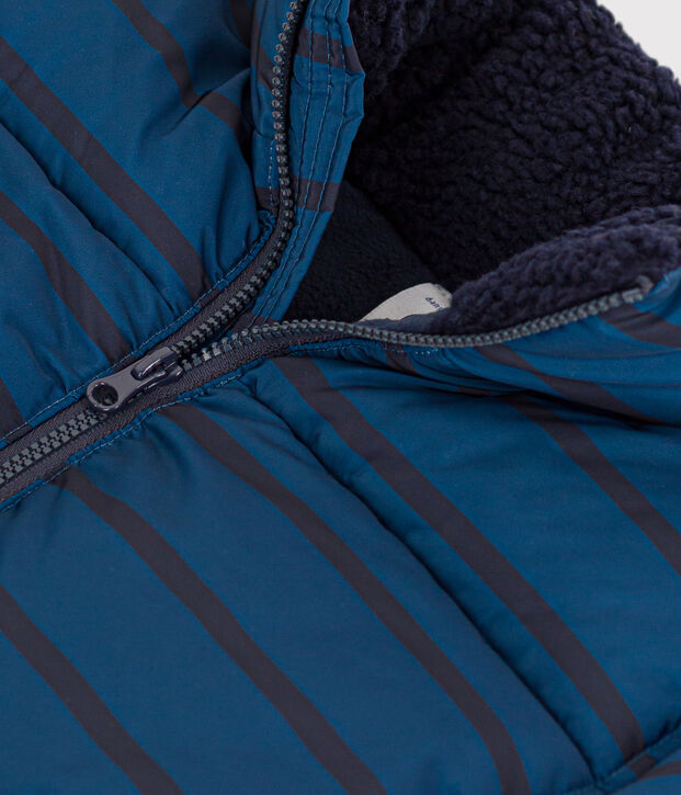 Chaqueta acolchada con capucha retr&aacute;ctil de ni&ntilde;o azul/azul