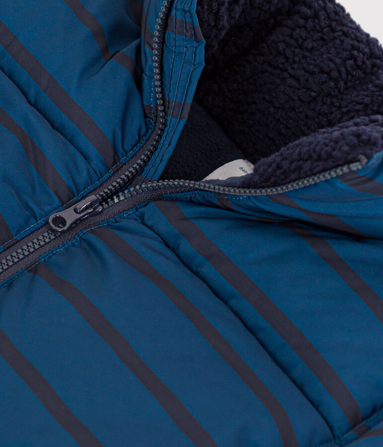 Chaqueta acolchada con capucha retr&aacute;ctil de ni&ntilde;o azul/azul