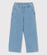 Pantalón de campana de tejido vaquero claro para niña