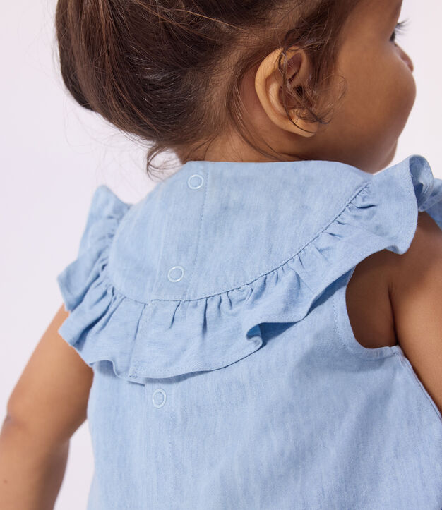 Blusa sin mangas de algod&oacute;n chambray bordado para beb&eacute; azul