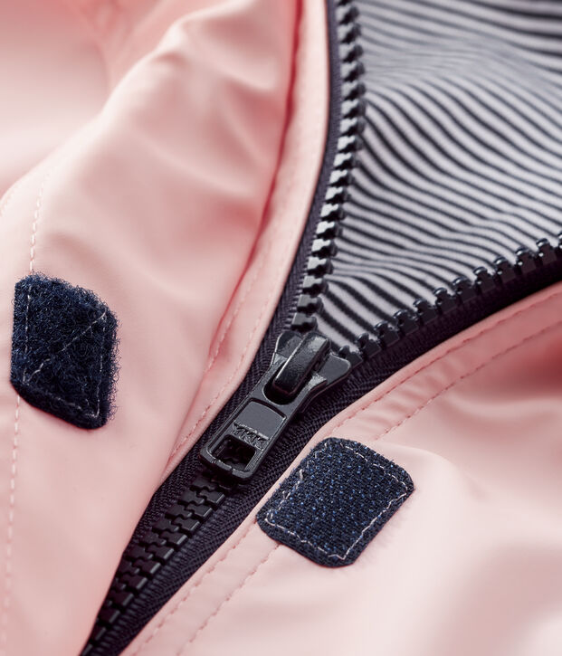 Impermeable emblem&aacute;tico para ni&ntilde;a rosa