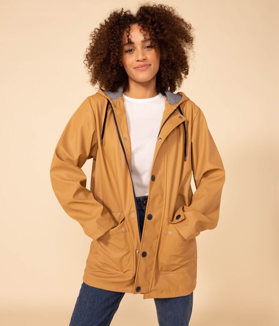 Chubasquero icónico de material reciclado y algodón orgánico beige TOURONE