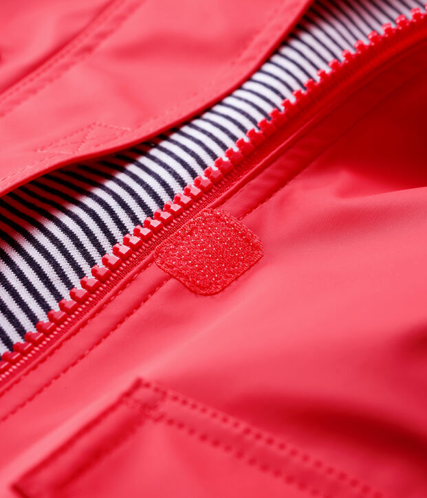 Chubasquero emblem&aacute;tico para beb&eacute; ni&ntilde;a rojo