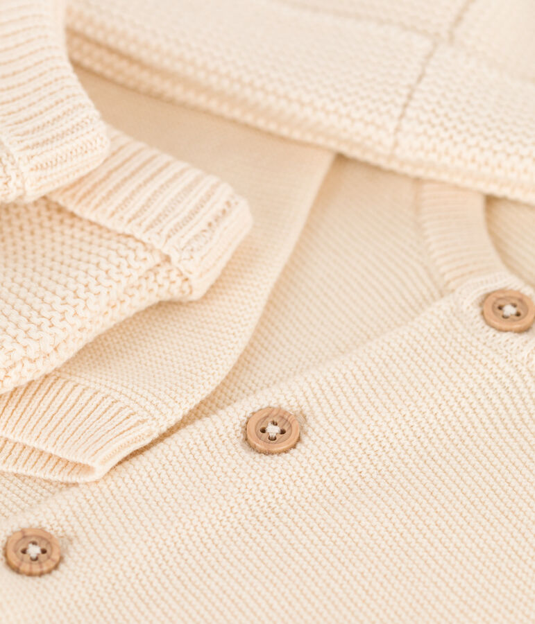 Estuche de regalo de punto para reci&eacute;n nacido multicolor