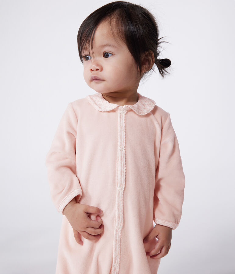 Pijama de terciopelo con cuello para beb&eacute; rosa