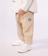 Pantal&oacute;n cargo liso de algod&oacute;n con insignia para beb&eacute;