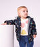 Chubasquero ic&oacute;nico con estampado de corazones para beb&eacute; azul/multicolor