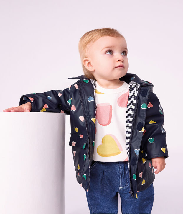 Chubasquero ic&oacute;nico con estampado de corazones para beb&eacute; azul/multicolor