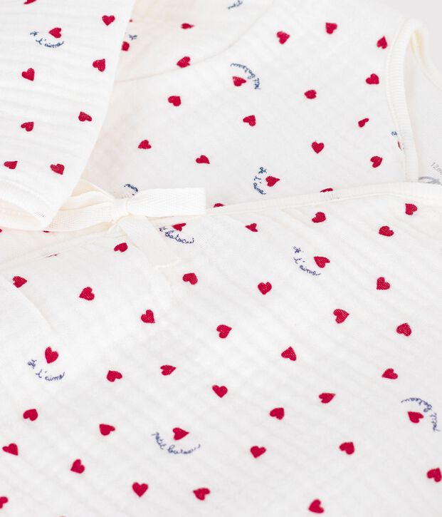 Pelele de beb&eacute; de gasa de algod&oacute;n con un peque&ntilde;o estampado de corazones. blanco/multicolor