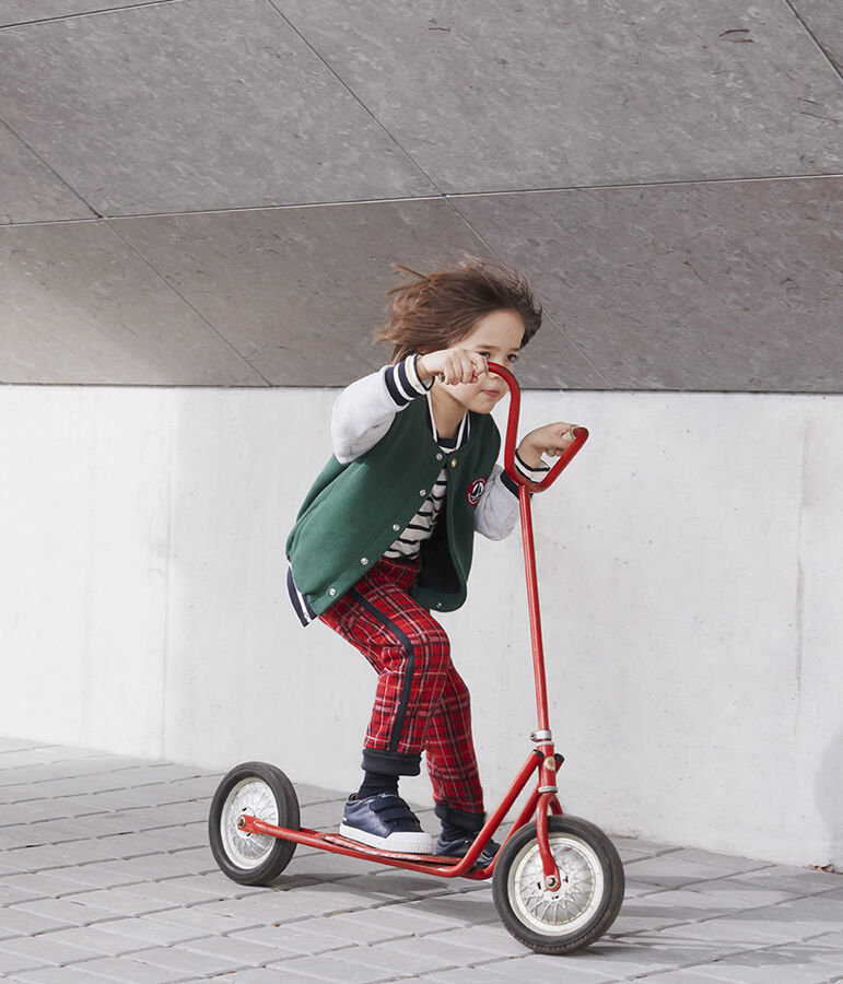 Pantal&oacute;n de malla escocesa para ni&ntilde;o rojo/azul/gris