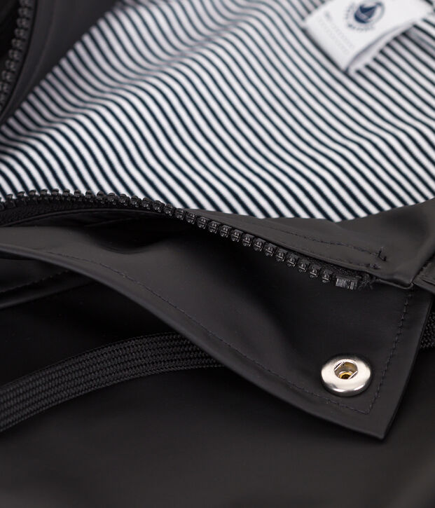 Chubasquero emblem&aacute;tico unisex negro