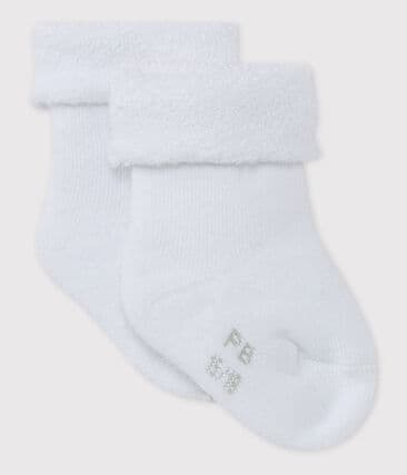 Calcetines blancos de bebé de rizo 5350601