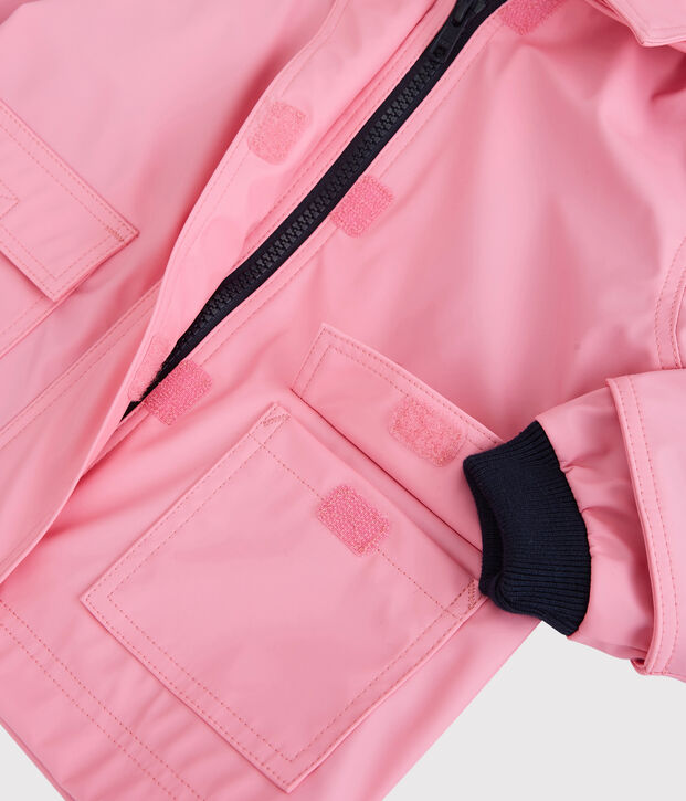 Chubasquero emblem&aacute;tico de beb&eacute; rosa