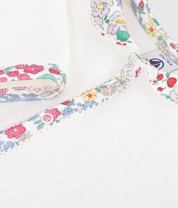 Pijama liso de terciopelo con cuello con estampado de flores para beb&eacute; blanco