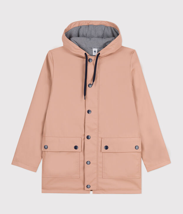 Ic&oacute;nico impermeable encerado fabricado con materiales reciclados beige