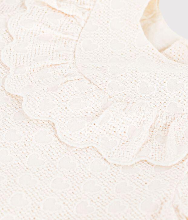 Vestido de manga corta con bordado ingl&eacute;s y estampado de corazones para beb&eacute; blanco
