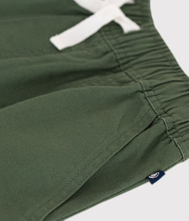 Pantal&oacute;n corto infantil de sarga de algod&oacute;n y lino verde