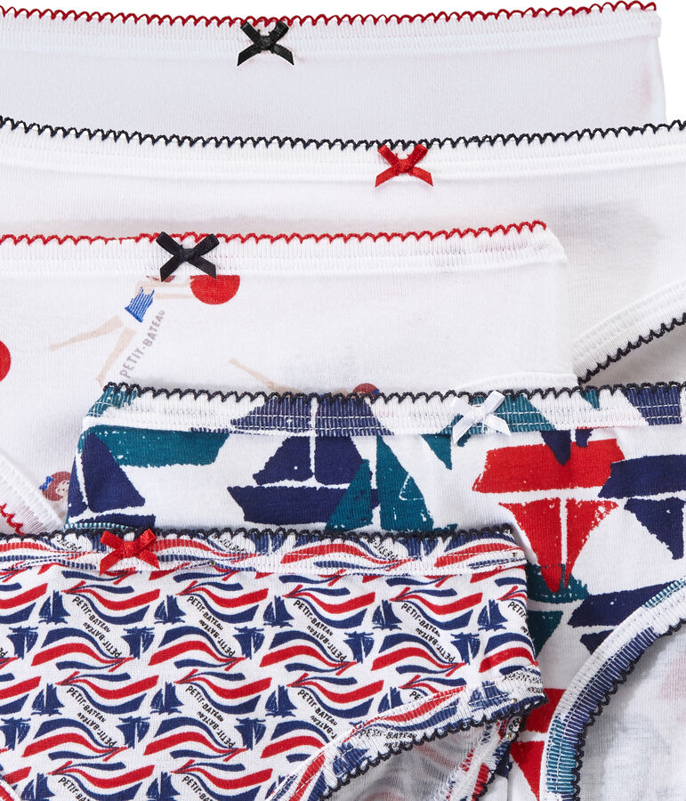 El culto nina blanco