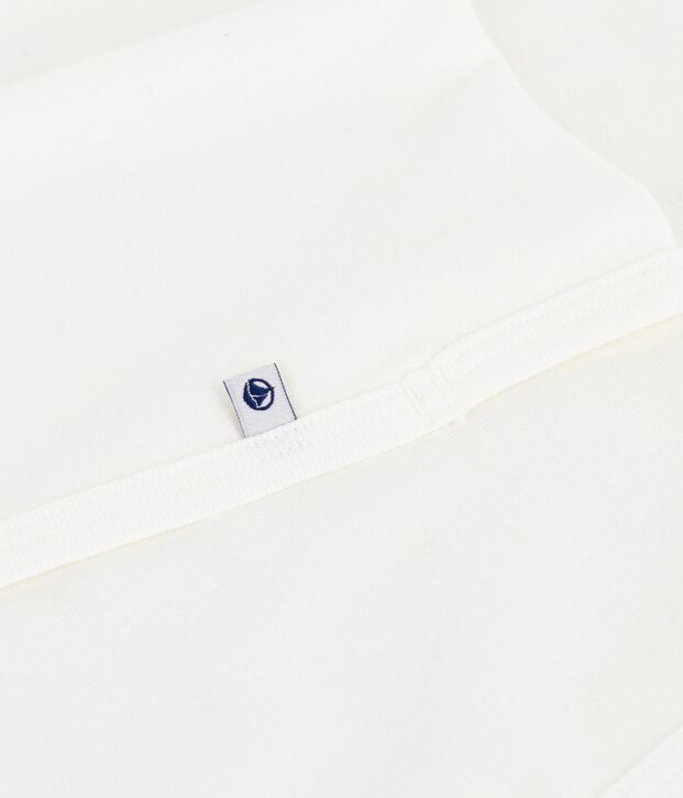 Arrullo de algod&oacute;n para beb&eacute; blanco