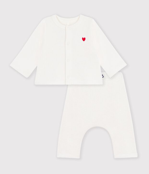 Conjunto para beb&eacute; en peto de algod&oacute;n liso bordado. blanco