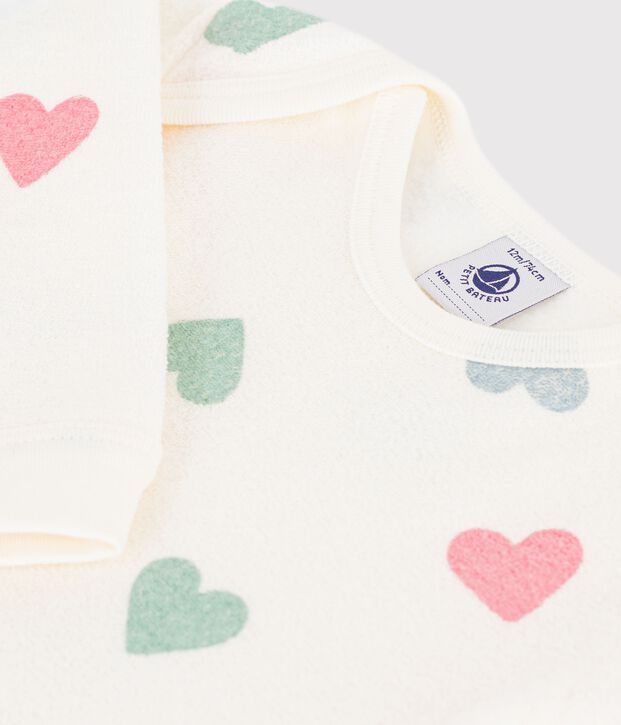 Pijama de rizo de algod&oacute;n con estampado de corazones y abertura sin botones de presi&oacute;n para beb&eacute; crudo/multicolor